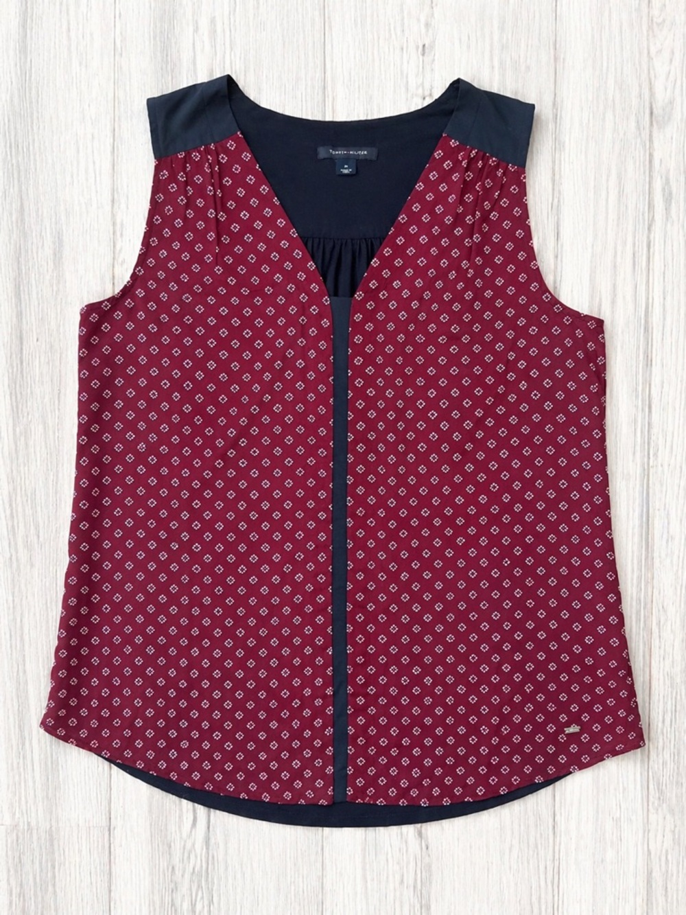 TOMMY HILFIGER  Burgundy and Navy Sleeveless Patterned V-Neck Blouse Medium